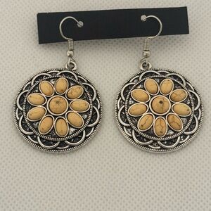 Paparazzi Mesa Oasis Earrings – Yellow Crackle Stone & Silver Medallion – EUC